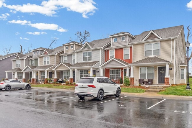 Photo - 2 Bedroom Condo For Rent With Community Swimming Pool!