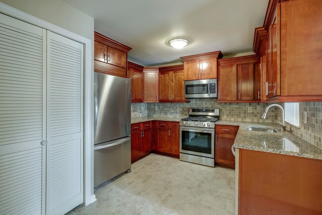 Photo - 92 Tulip Ln