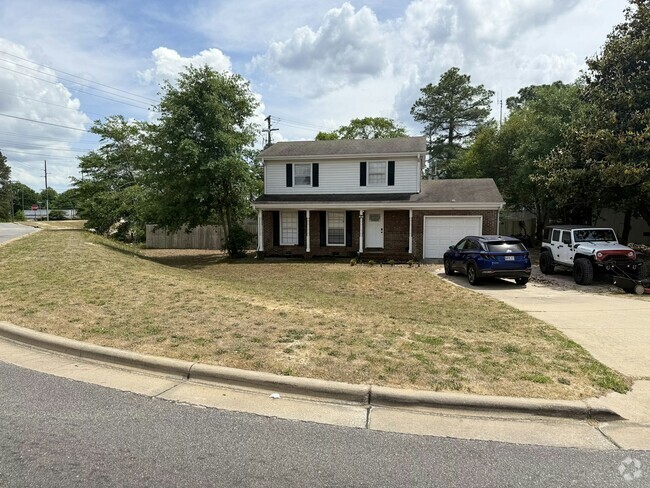 Building Photo - 2901 Peacock St Rental