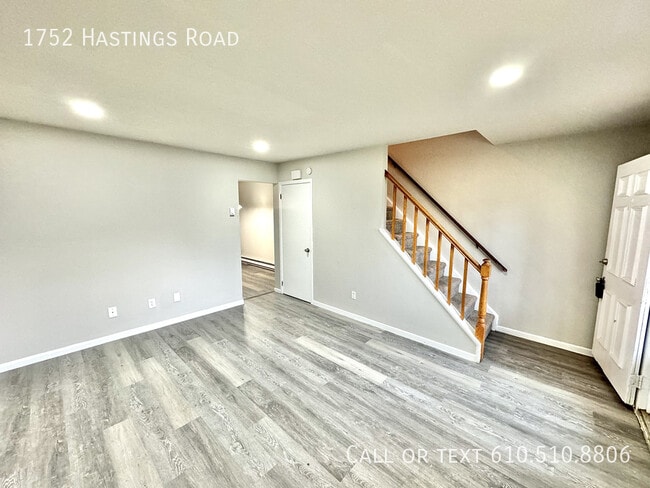 Photo - 1752 Hastings Rd