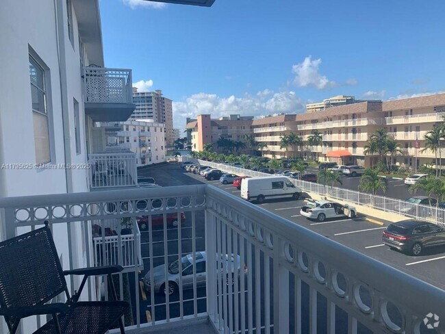 Building Photo - 1913 S Ocean Dr Unit 312 Rental