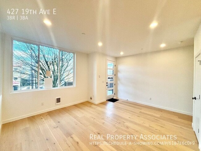 Photo - 427 19th Ave E