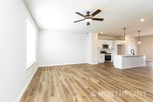 Photo - Beautiful 3BR 3.5BA Townhome w/ Full Appliance Kitchen Garage Parking in University