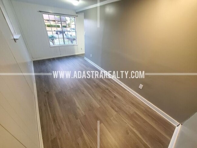 Photo - Very Nice Overland Park Duplex-Available in APRIL!!