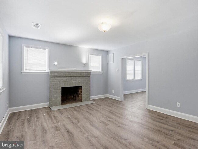 Photo - 5112 Crosswood Ave