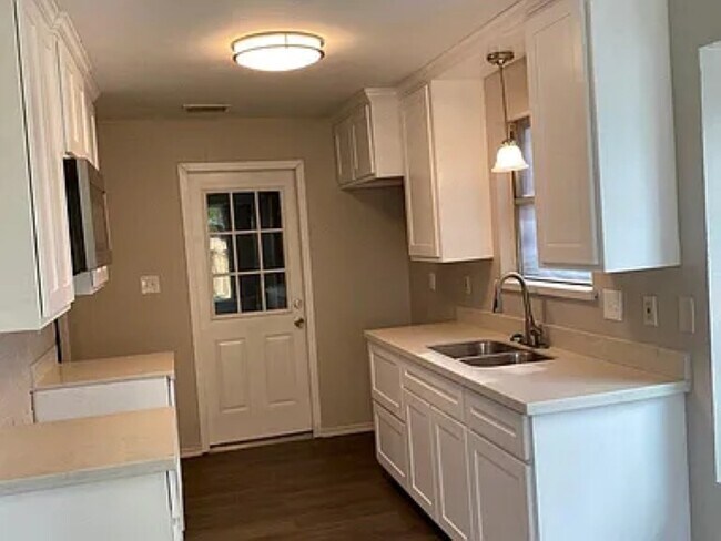 Photo - 2009 S Arden St