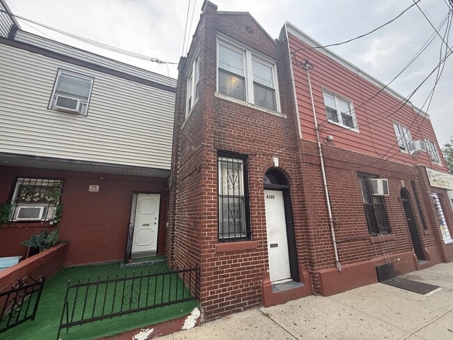 Building Photo - 6100 Broadway Unit #1