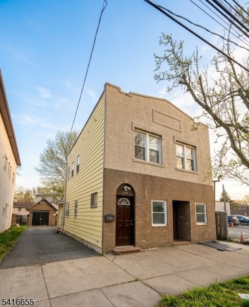 Building Photo - 244 W Scott Ave Unit 2