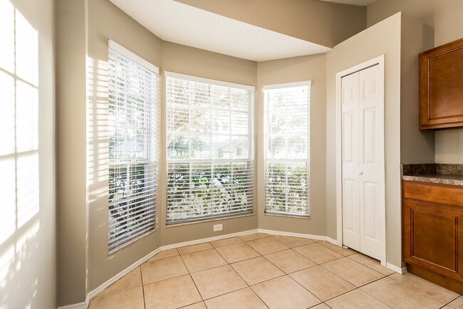 Photo - 13705 Glasser Ave