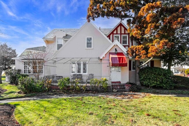 Photo - 7401 Ventnor Ave