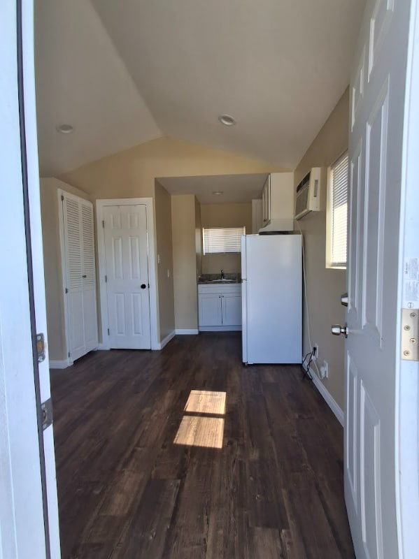 Building Photo - 13453-13454 Filmore St Rental