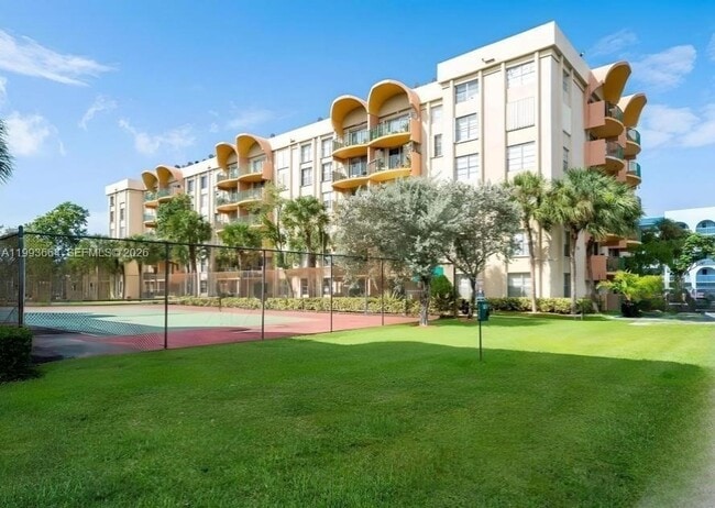Building Photo - 9360 Fontainebleau Blvd Unit 104