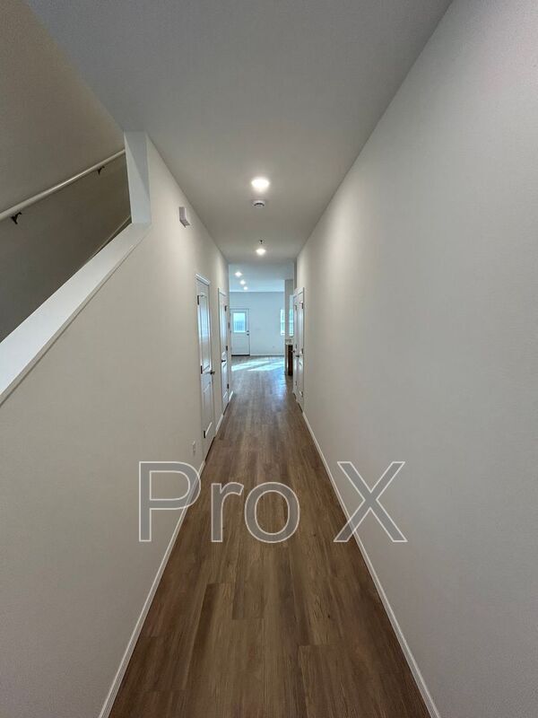 Photo - 2802 W Mockingbird Ln