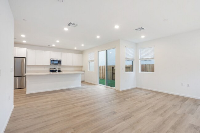 Photo - 8376 Solfrid Wy