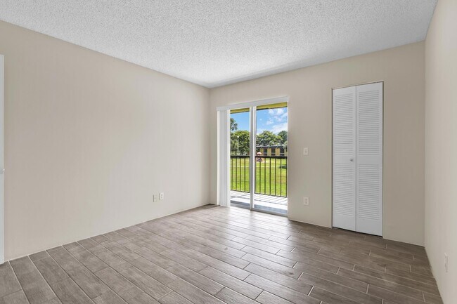 414 Meadows Cir
