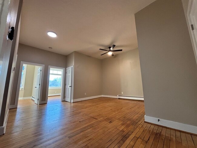 Building Photo - 408 Central St Unit 6