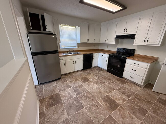 Photo - 2 bed 1 bath duplex in Bogart, just outside of Athens