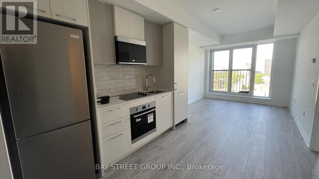 Photo - 10 Oak St Unit 902
