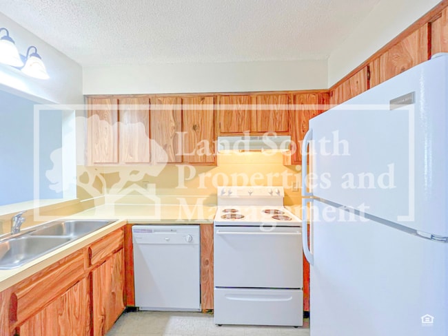 Photo - 2819 Balfour Ave