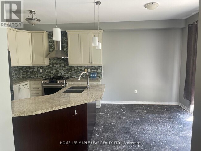 Photo - 51 Redfinch Crescent