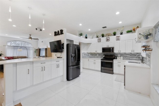 Building Photo - 5460 NW 38th Terrace