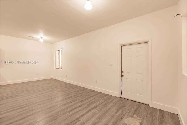 Photo - 445 NW 77th St