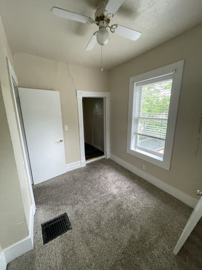 Photo - 861 E 300 S