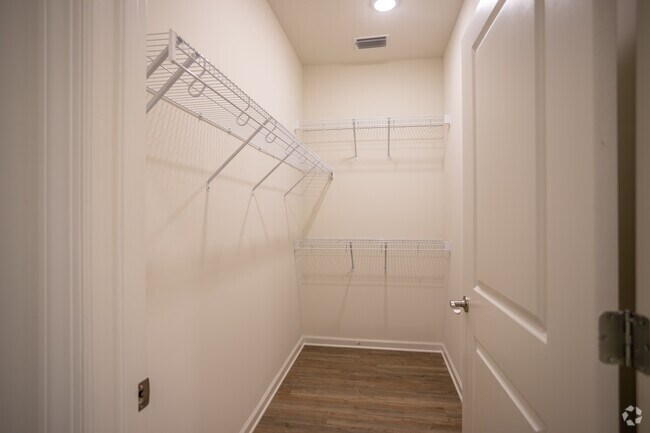 3BR,2.5BA 2062 SqFt - Cottages at Schillinger's Pointe