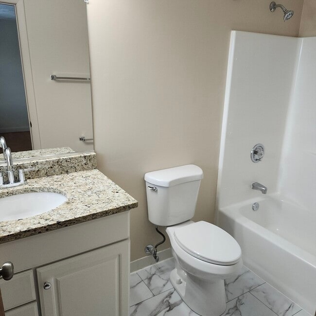 Photo - 80 Charlesbank Way Unidad B