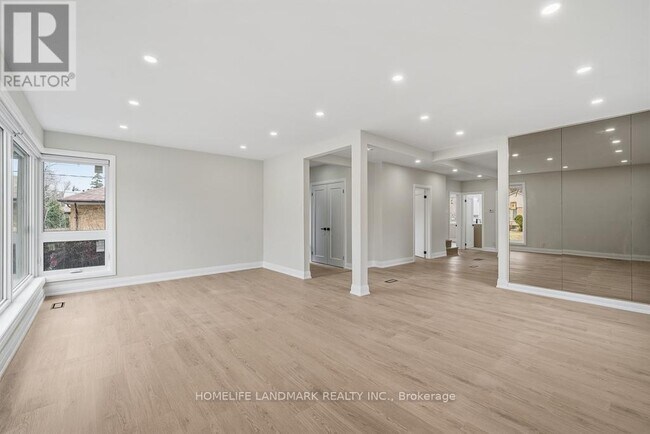 Photo - 135 Waterloo Ave