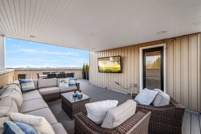 Photo - 330 Wright St