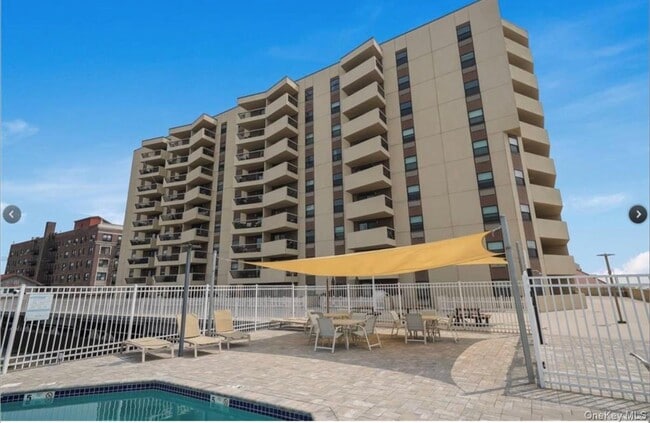 Building Photo - 360 Shore Rd Unit 8H