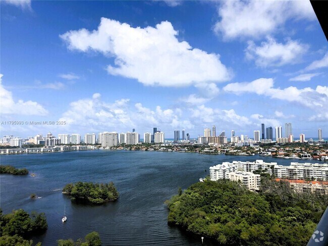 Building Photo - 16385 Biscayne Blvd Unit 2106 Rental