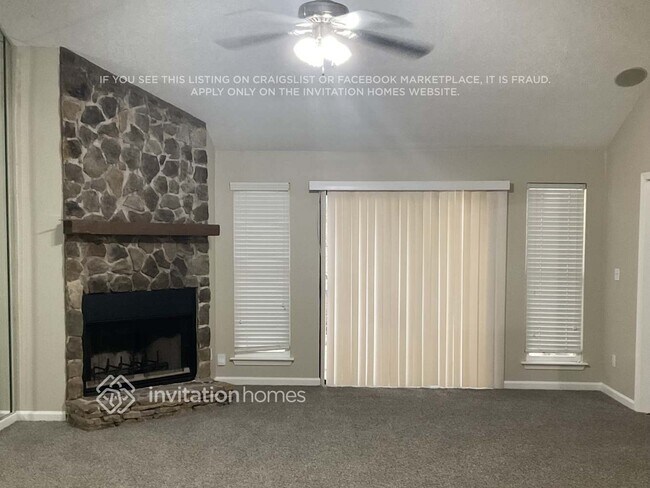 Photo - 1570 Canberra Dr