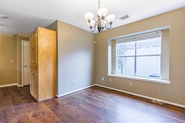 Photo - 988 Birnham Woods Blvd