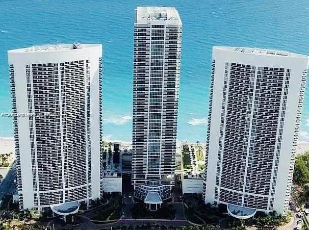Building Photo - 1830 S Ocean Dr Unit 4007