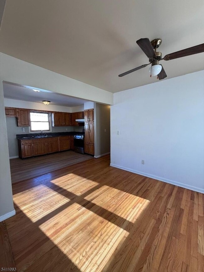 Photo - 52 Frederick St