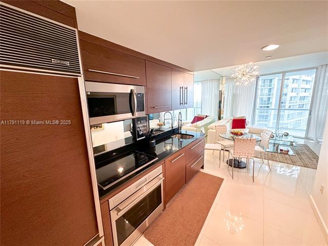 Photo - 495 Brickell Ave