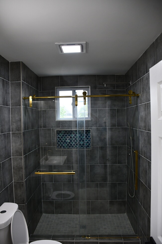 Photo - 433 W Bringhurst St