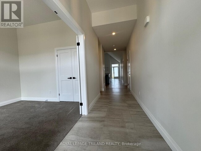 Photo - 63 Compass Trail