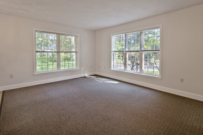 Building Photo - 820 Hanshaw Rd Unit B Rental
