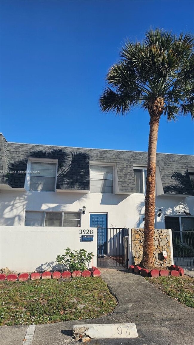 Building Photo - 3928 SW 67th Way Unit 97