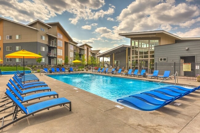 Building Photo - Bella Tess