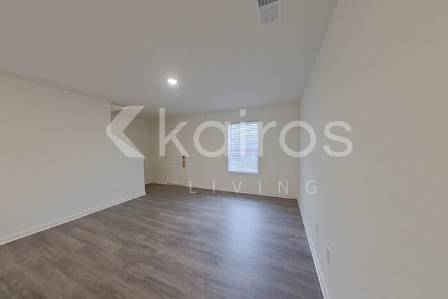 Photo - 80 Stodmire Ct