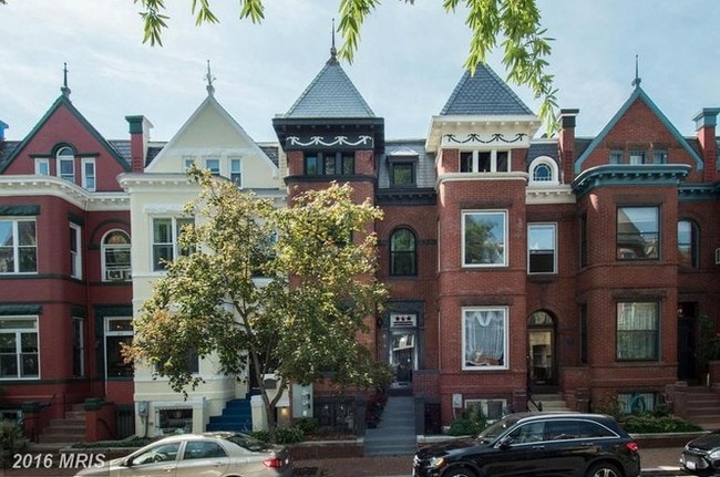 Photo - 918 Westminster St NW Unit B