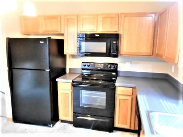 Photo - 9200 Strawser St