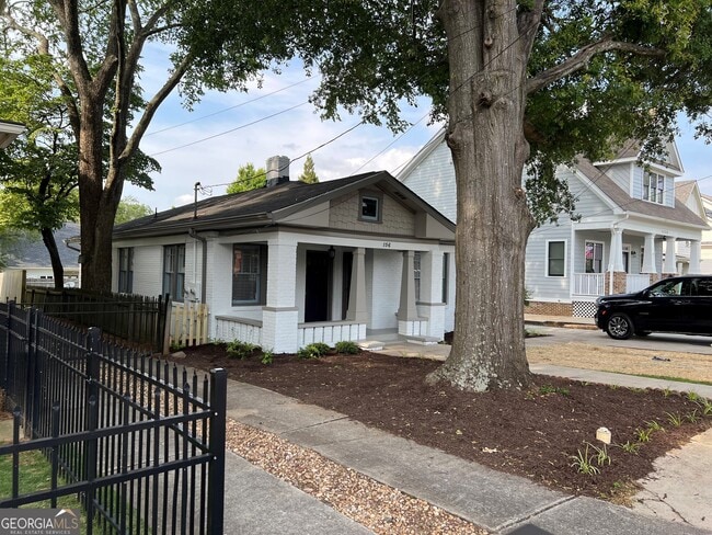 Photo - 1565 Walker Ave