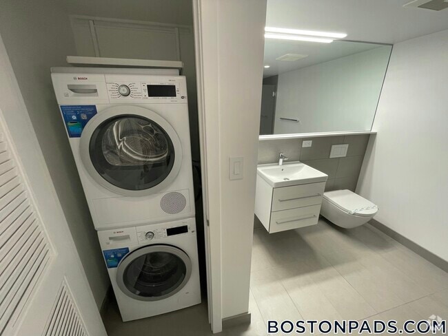 Building Photo - 22 Fleet St Rental