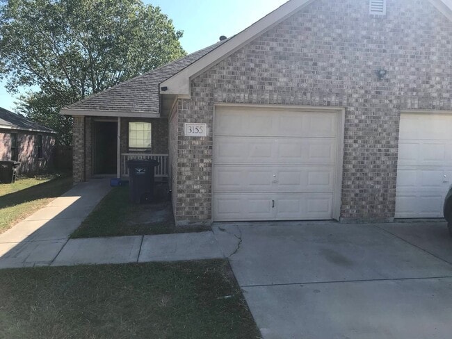 Building Photo - 3155-3157 Karen Street Unit 3155