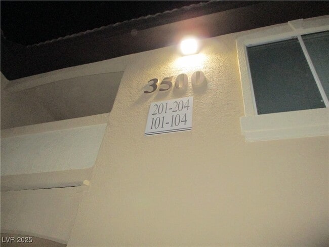 Building Photo - 3500 Cactus Shadow St Unit 101